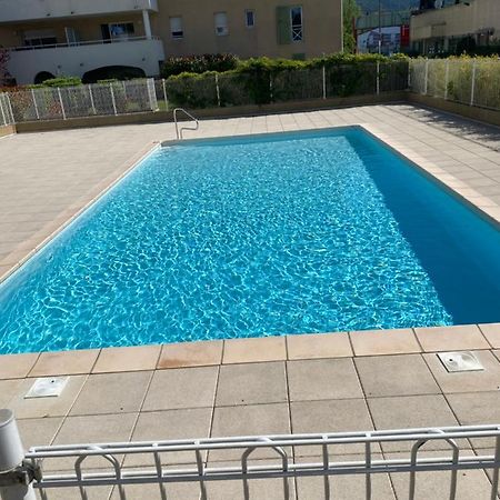 Studio brignoles PISCINE emplacement idéal Esterno foto